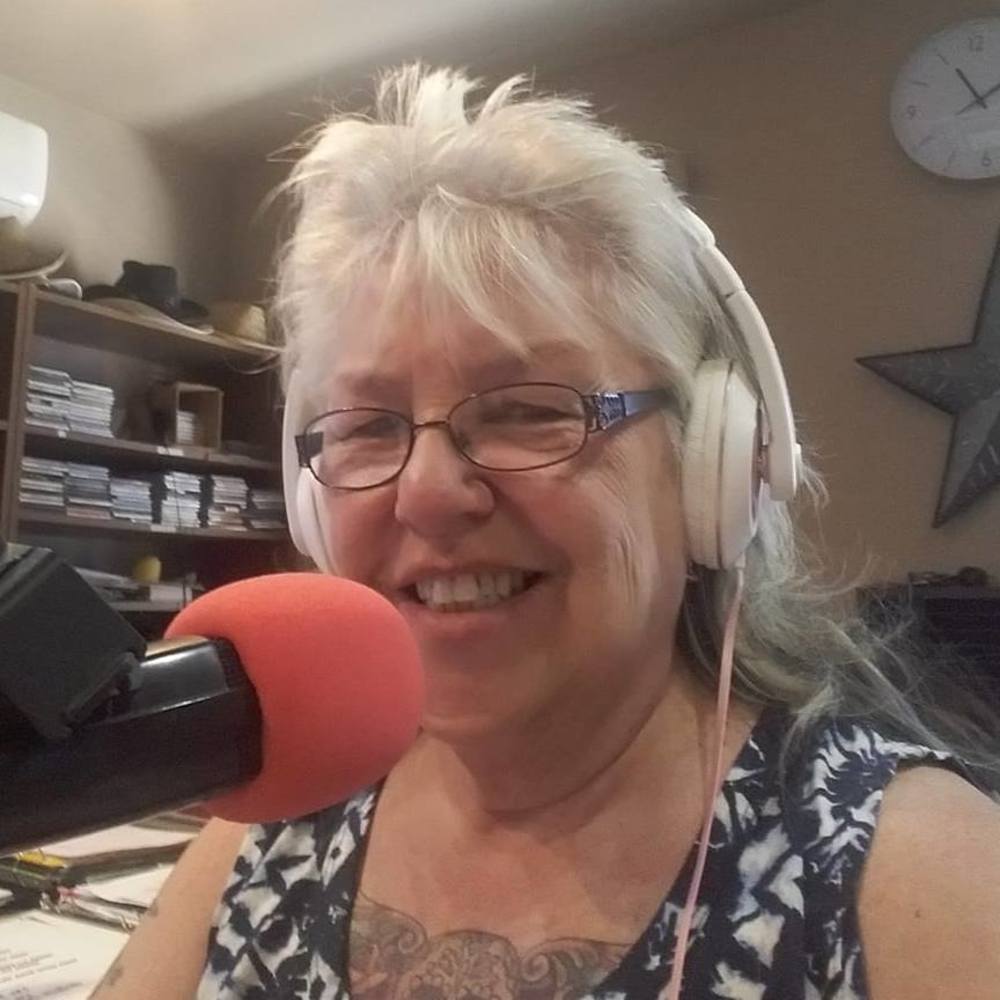 Meet your Posher, Suzanne